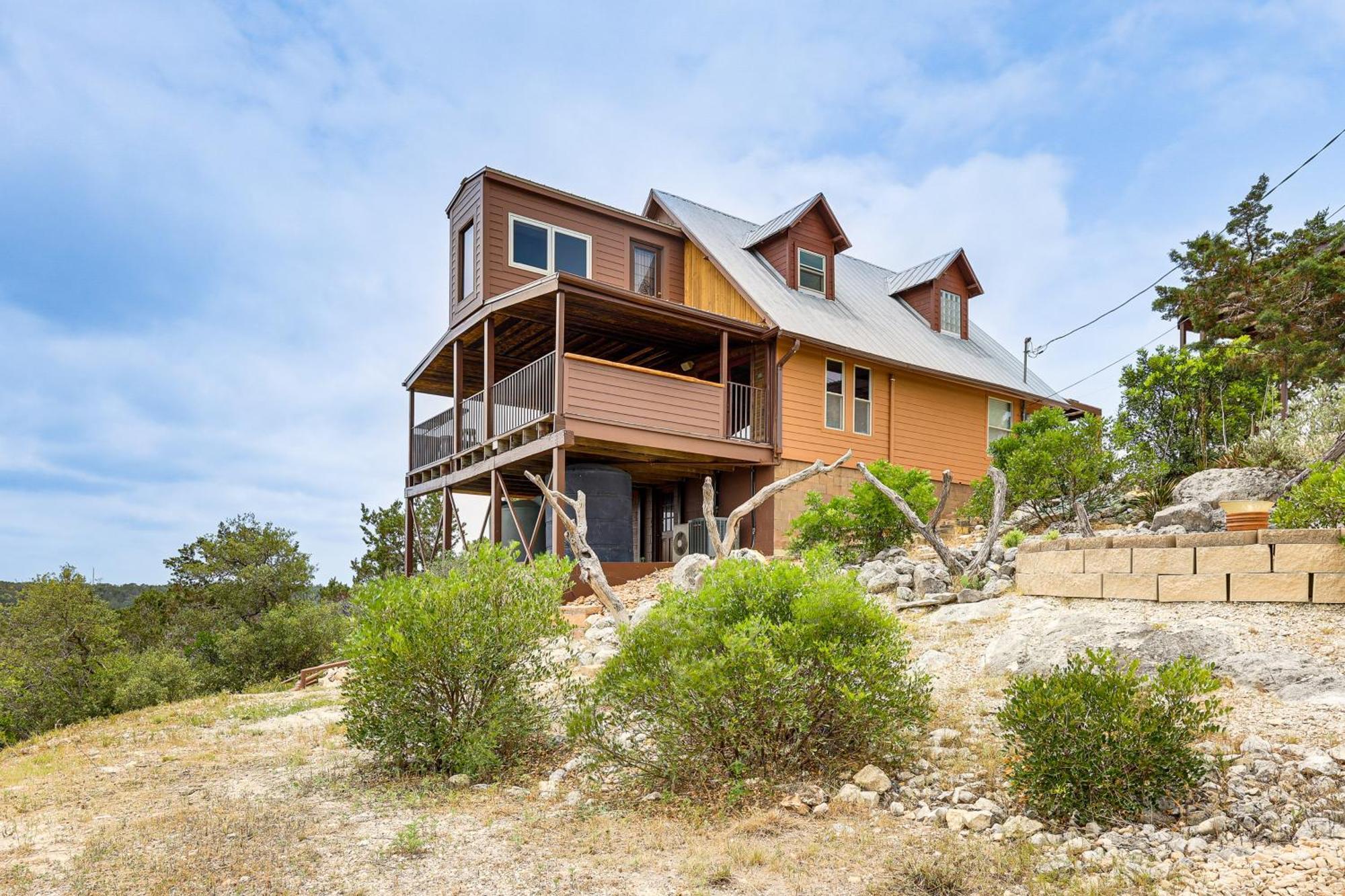 Scenic Leakey Vacation Rental With Private Patio! Exterior photo