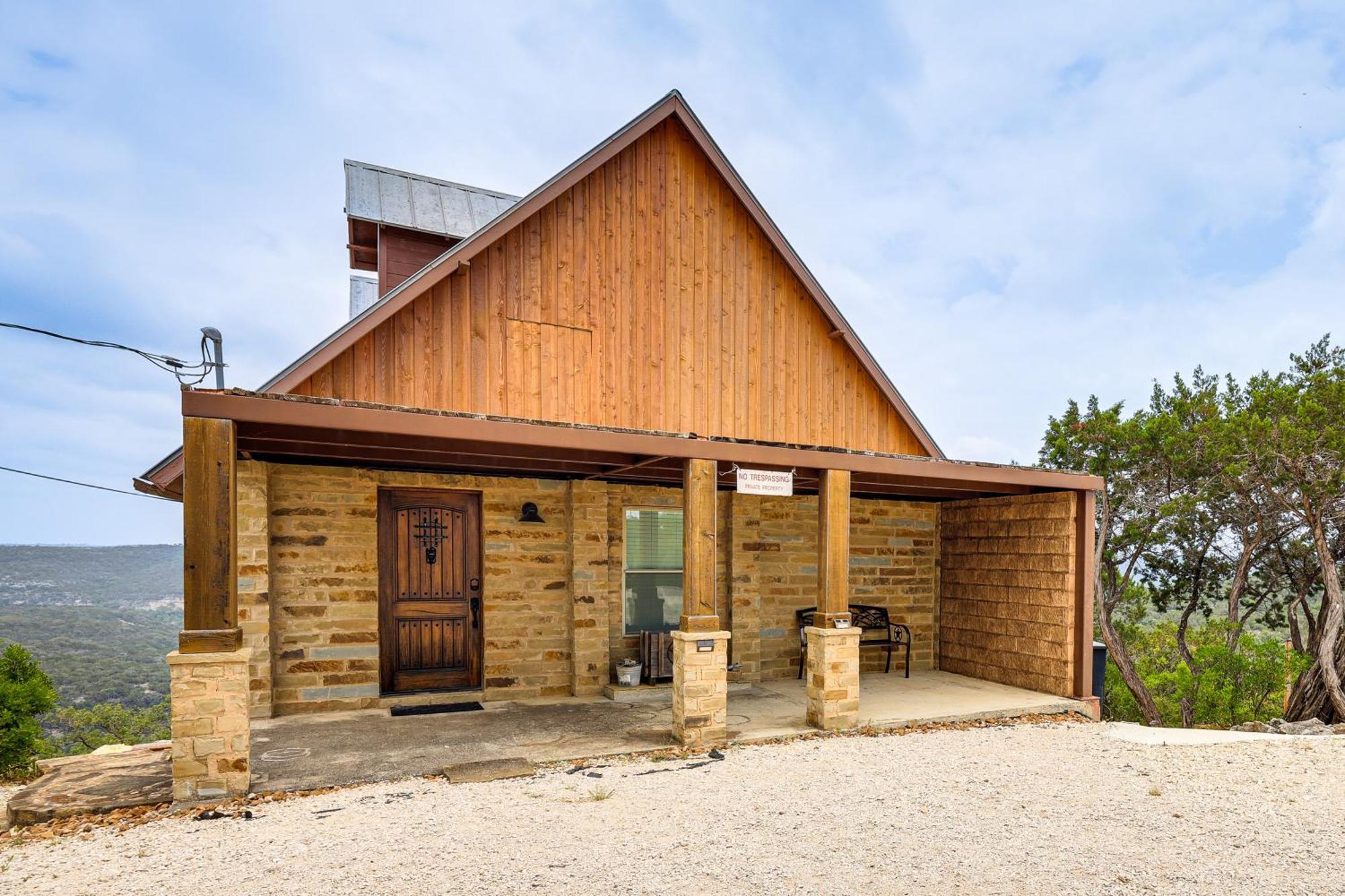 Scenic Leakey Vacation Rental With Private Patio! Exterior photo