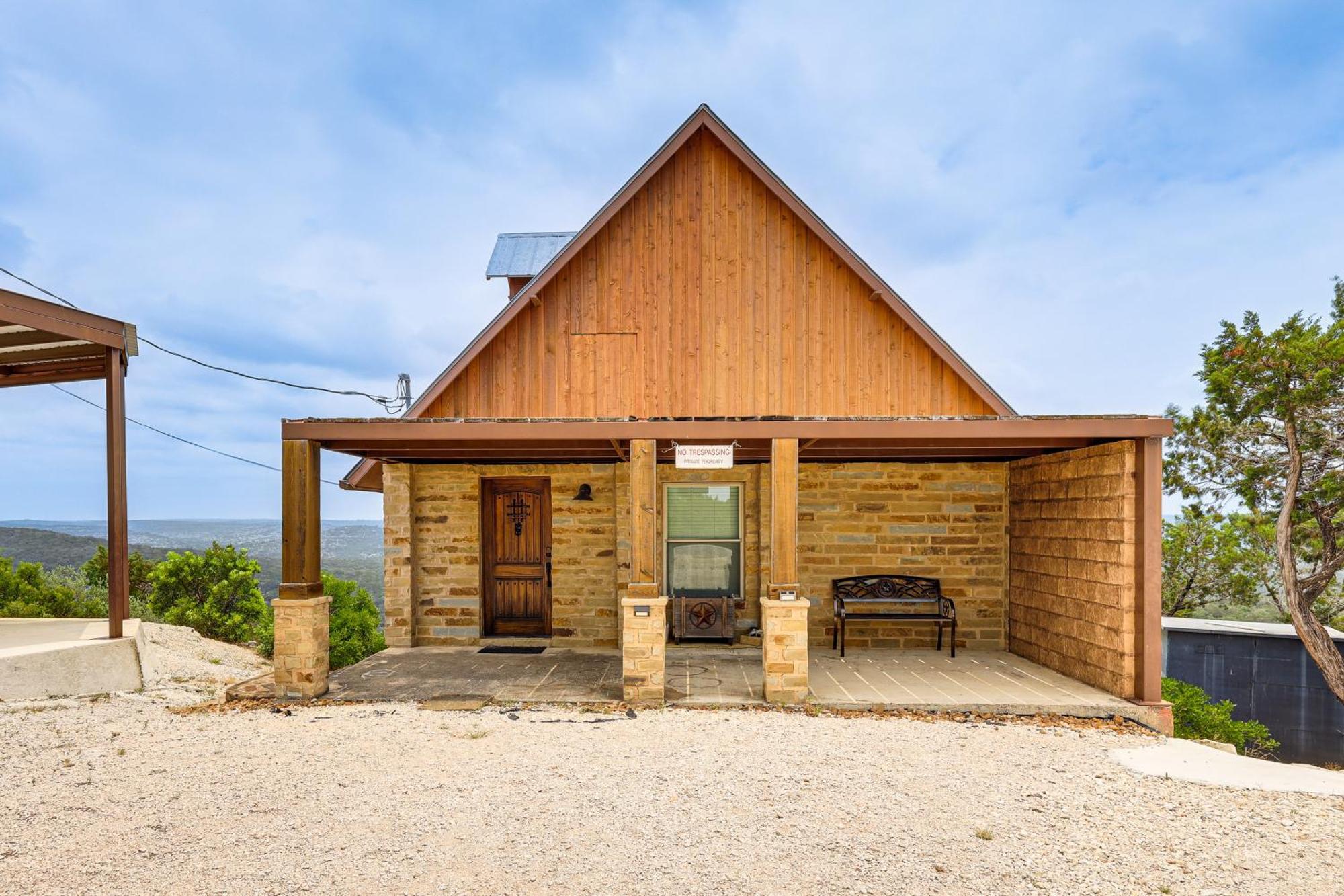 Scenic Leakey Vacation Rental With Private Patio! Exterior photo